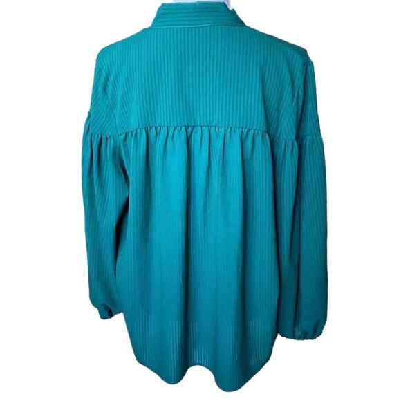 Time and Tru Dark Green Flowy Blouse Large - Picture 2 of 3